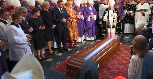 Kraków: Ostatnia droga śp. kardynała Franciszka Macharskiego
