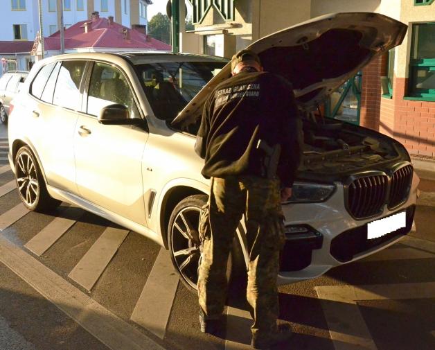 BMW za 200 tyś. odzyskane na przejściu granicznym